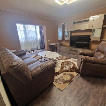 Apartament Iulius 3 Manastire Curtea de Argeş 外观 照片
