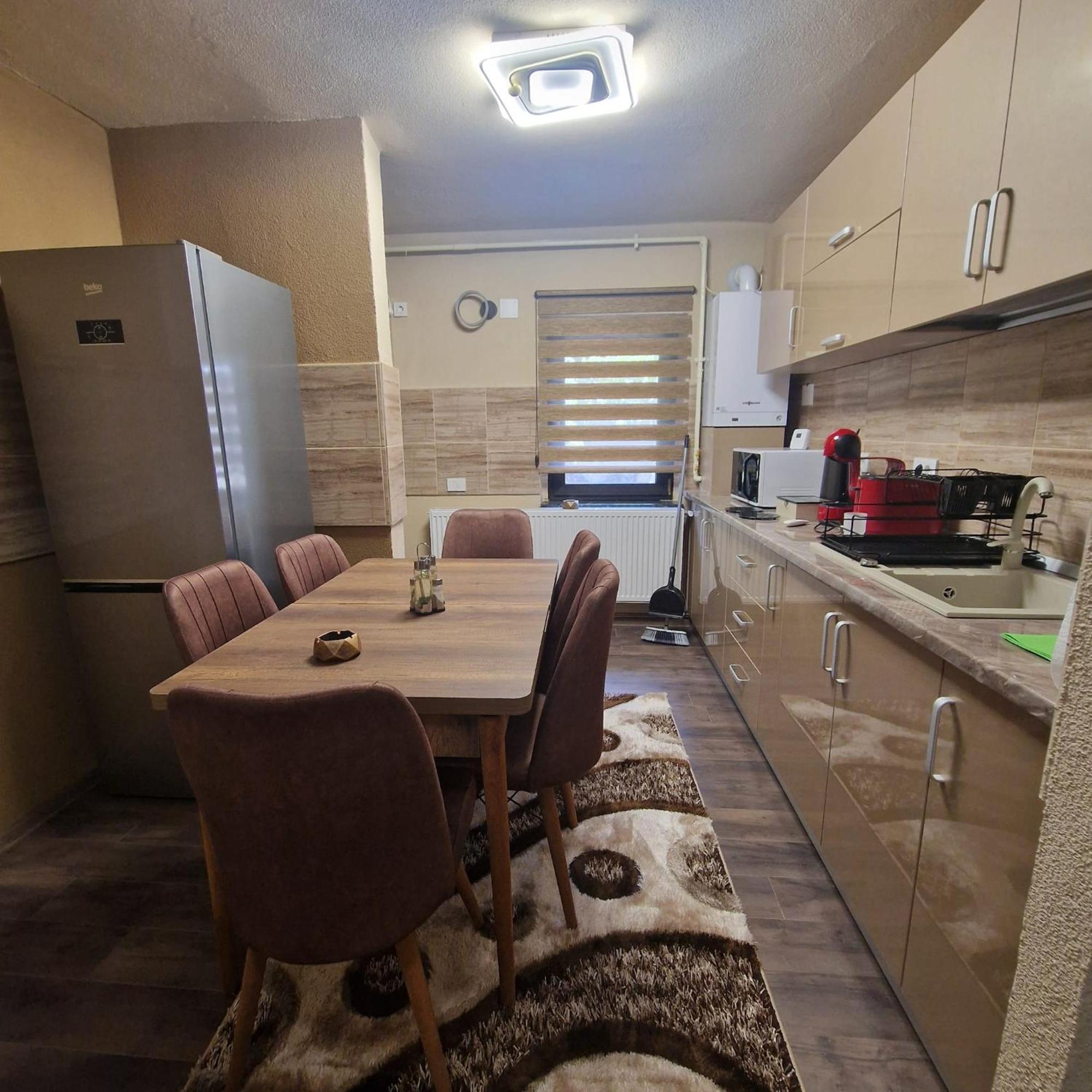 Apartament Iulius 3 Manastire Curtea de Argeş 外观 照片
