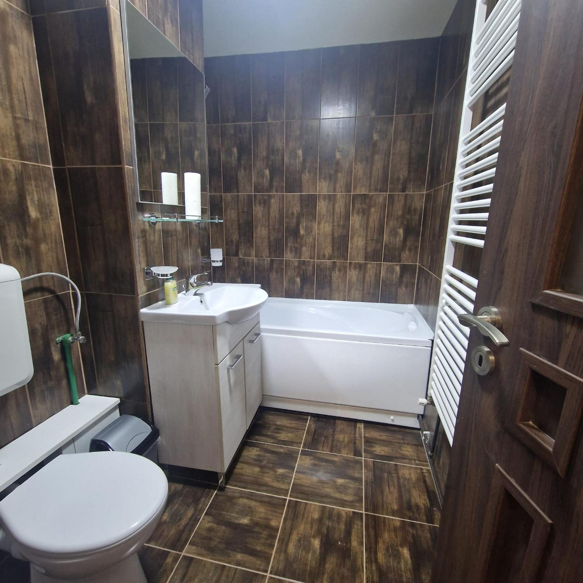 Apartament Iulius 3 Manastire Curtea de Argeş 外观 照片